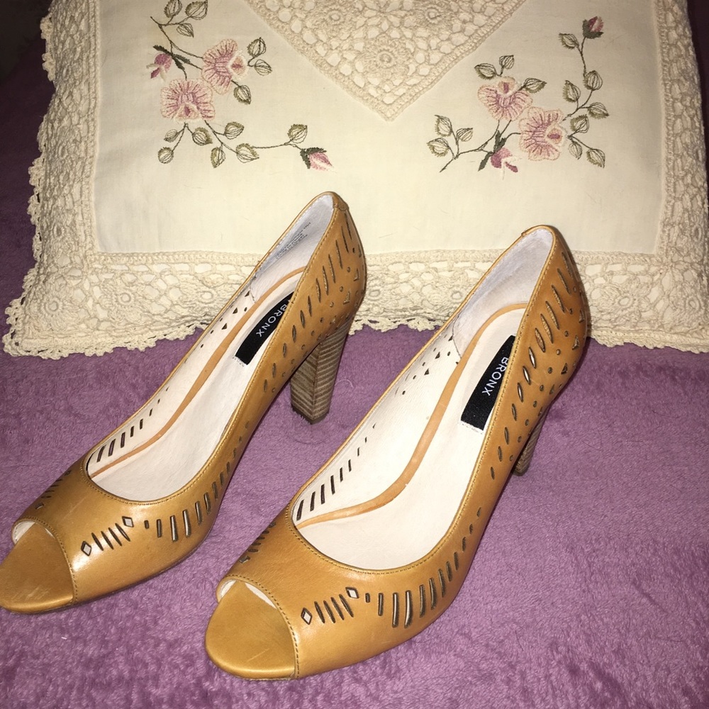 Bronx Tan / Leather | Open Toe  NWOT